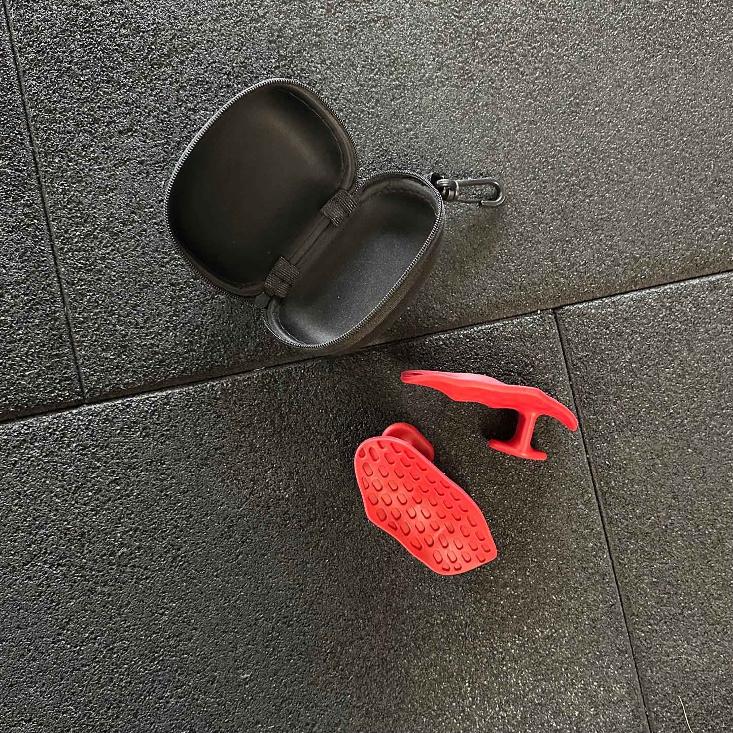 Silicone Gym Grips with case