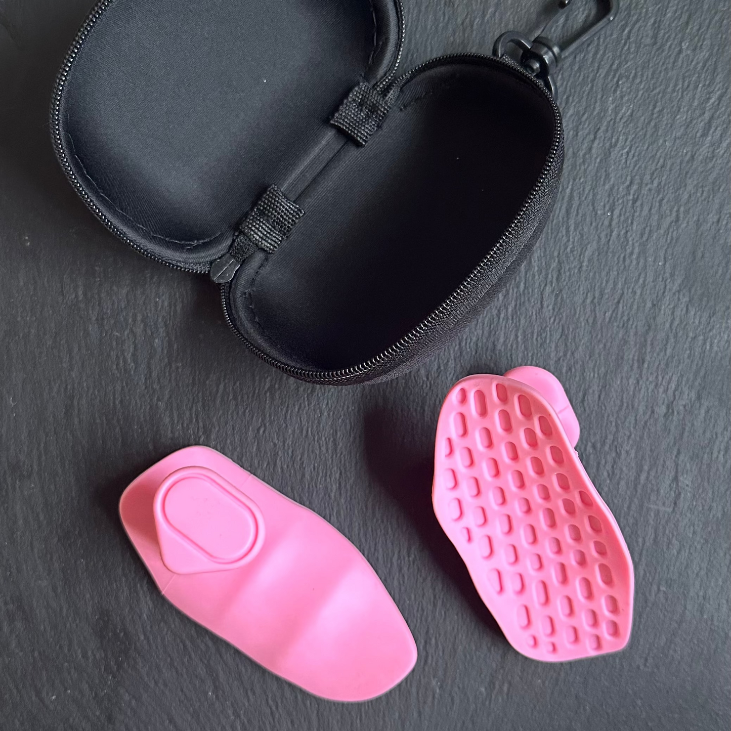 Silicone Gym Grips with case