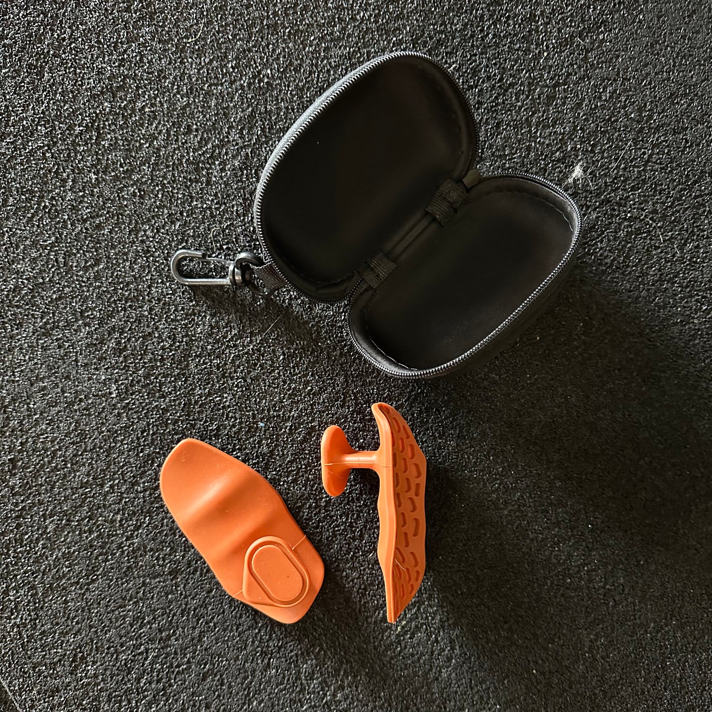 Silicone Gym Grips with case