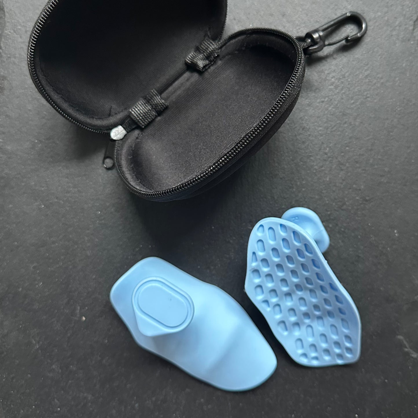 Silicone Gym Grips with case