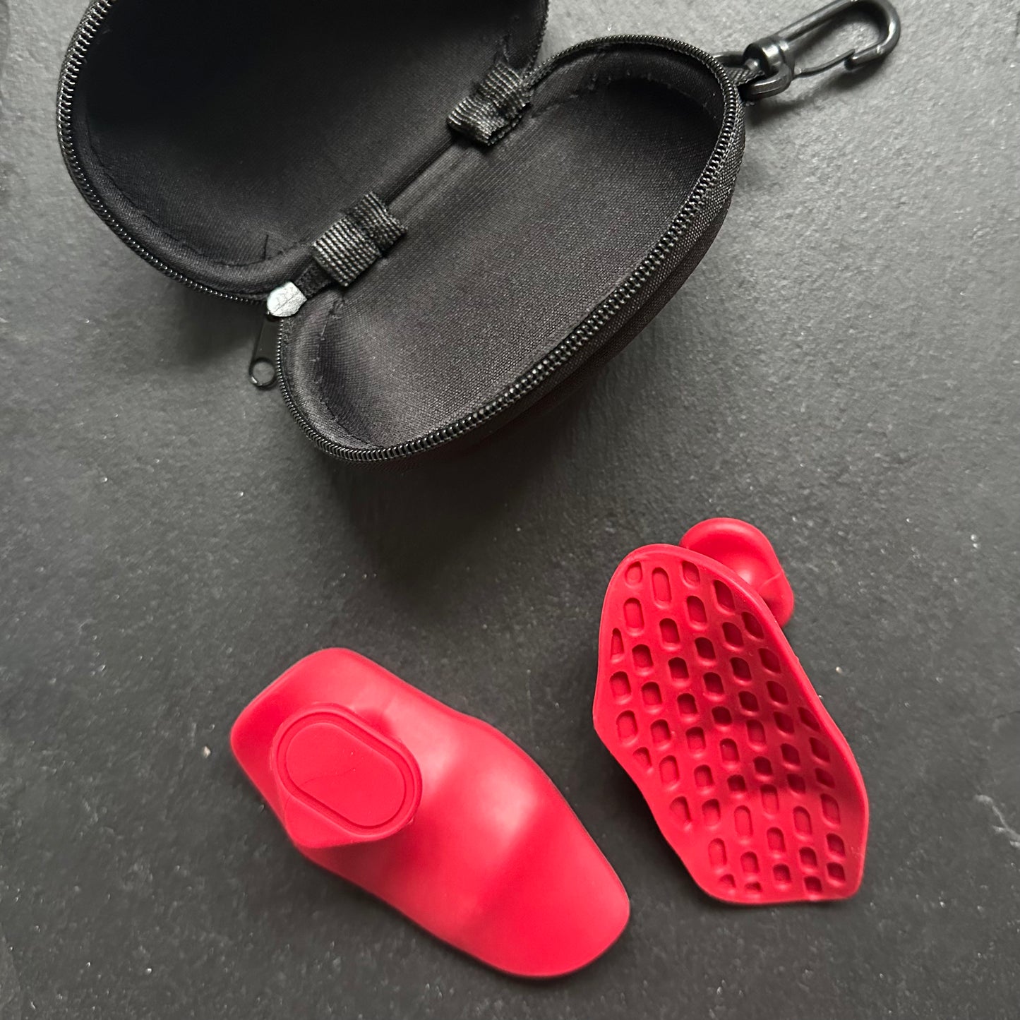 Silicone Gym Grips with case