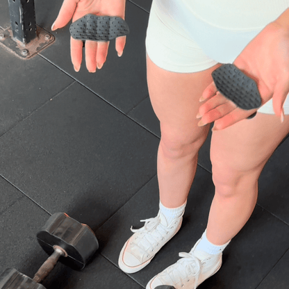 Silicone Gym Grips with case - Gym Bag Essentials