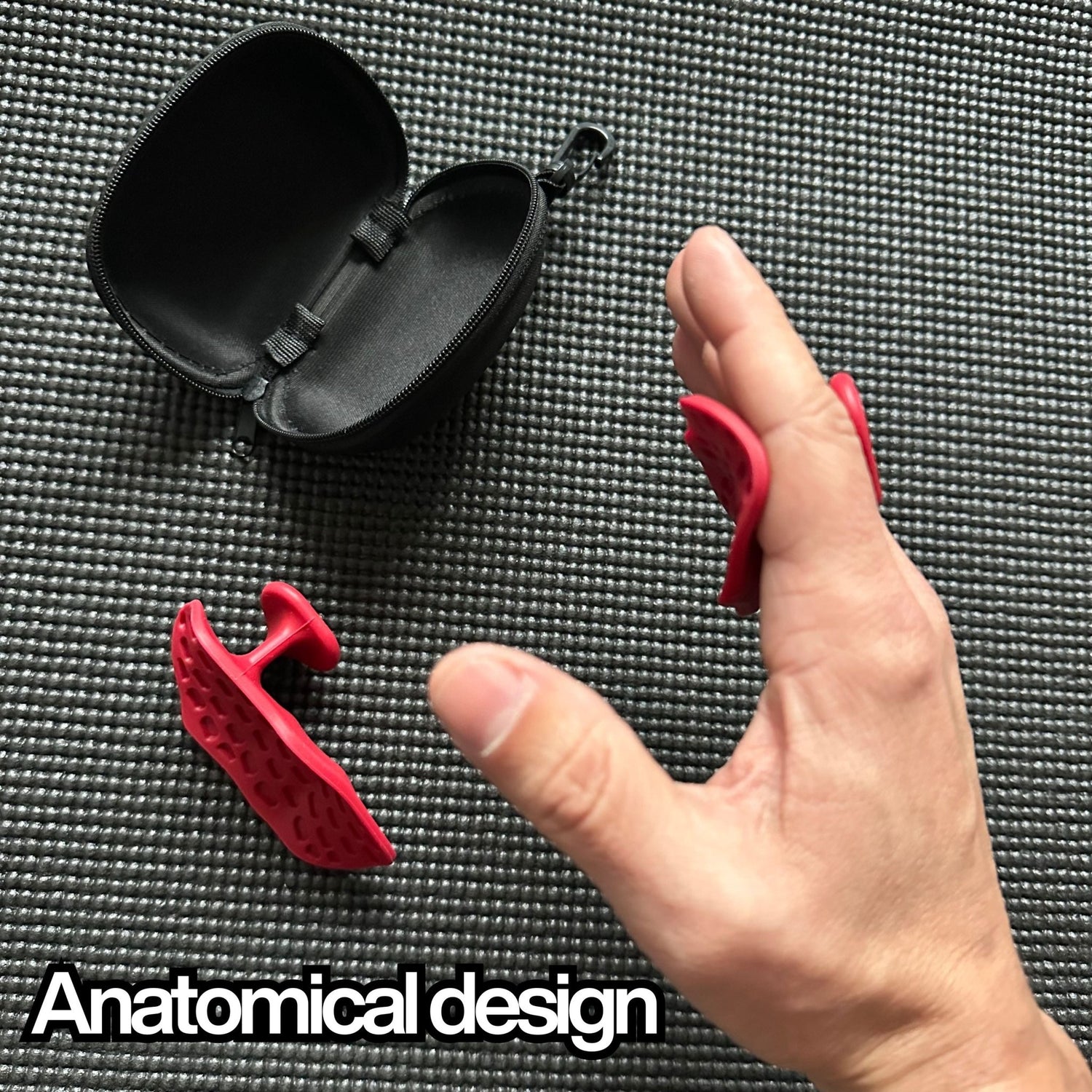 Silicone Gym Grips with case - Gym Bag Essentials